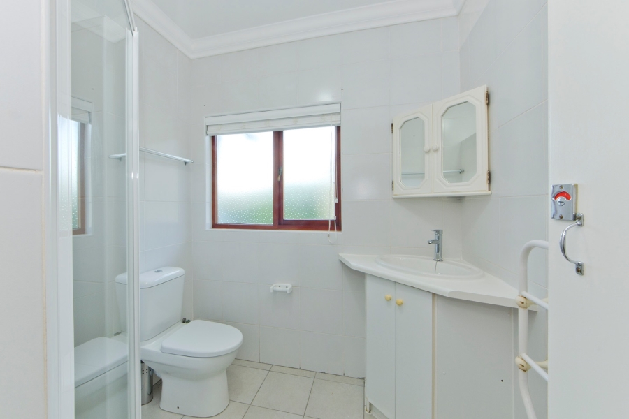 6 Bedroom Property for Sale in Leisure Isle Western Cape